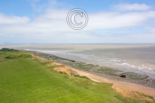   Coastal erosion Walton-on-the Naze DM2143